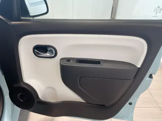 RENAULT TWINGO III - voiture d'occasion - Photo 18