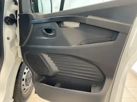 RENAULT TRAFIC FG III - voiture d'occasion - Photo 17