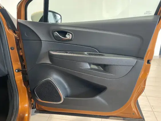 RENAULT CAPTUR - voiture d'occasion - Photo 19
