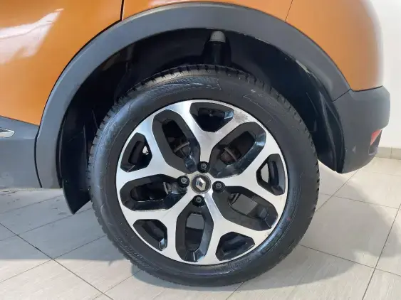 RENAULT CAPTUR - voiture d'occasion - Photo 22