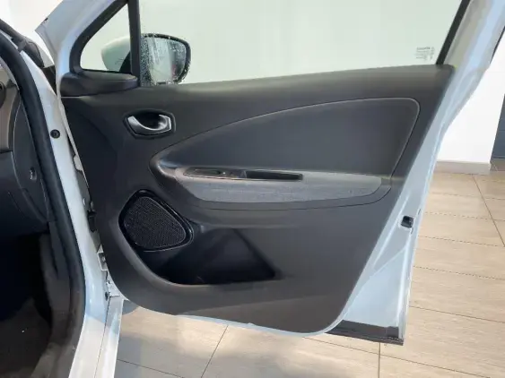RENAULT ZOE - voiture d'occasion - Photo 18