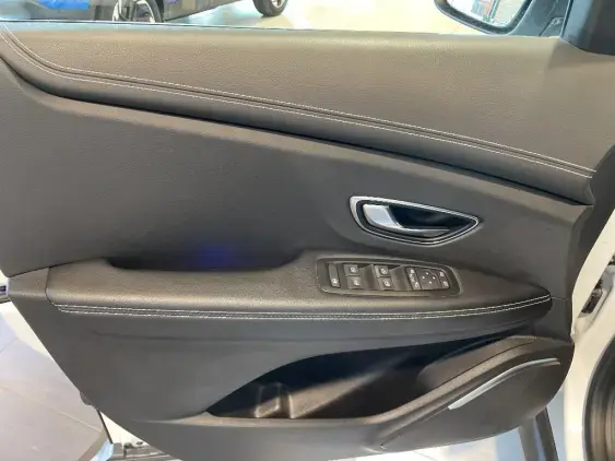 RENAULT SCENIC IV - voiture d'occasion - Photo 19