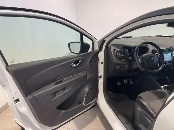 RENAULT CAPTUR - voiture d'occasion - Photo 19