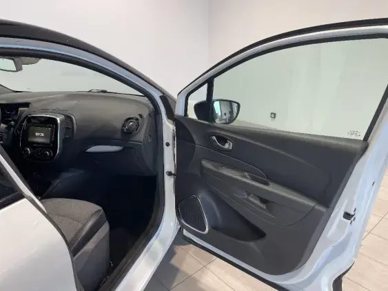 RENAULT CAPTUR - voiture d'occasion - Photo 20