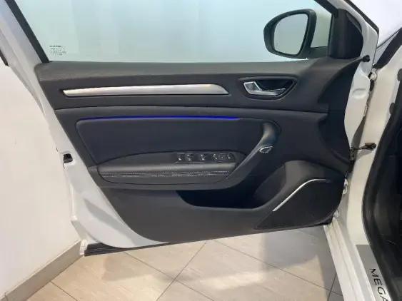 RENAULT MEGANE IV - voiture d'occasion - Photo 17