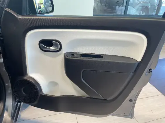 RENAULT TWINGO ELECTRIQUE III - voiture d'occasion - Photo 16