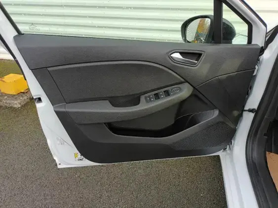 RENAULT CLIO V - voiture d'occasion - Photo 17