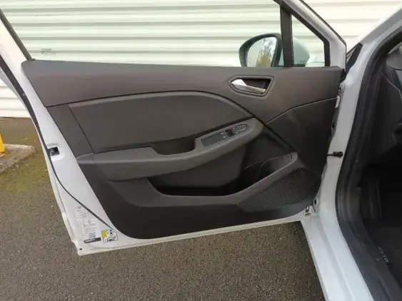 RENAULT CLIO V - voiture d'occasion - Photo 17