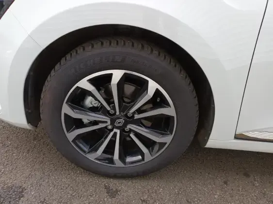 RENAULT CLIO V - voiture d'occasion - Photo 20