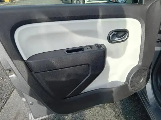 RENAULT TWINGO ELECTRIQUE III - voiture d'occasion - Photo 17