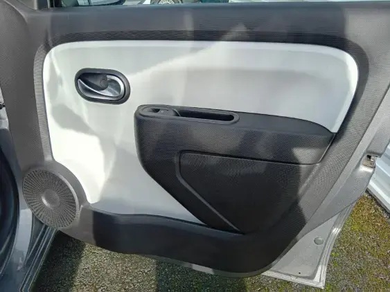 RENAULT TWINGO ELECTRIQUE III - voiture d'occasion - Photo 18