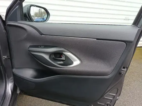 TOYOTA YARIS CROSS I - voiture d'occasion - Photo 17