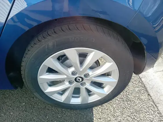 RENAULT CLIO V - voiture d'occasion - Photo 22