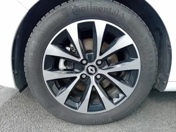 RENAULT CLIO V - voiture d'occasion - Photo 23