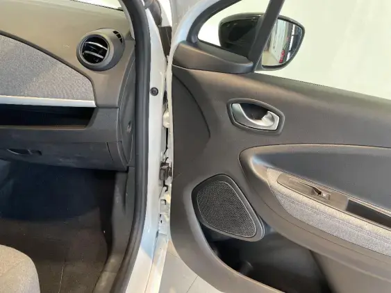 RENAULT ZOE REVERSIBLE - voiture d'occasion - Photo 18