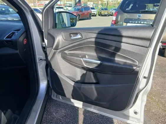 FORD KUGA II - voiture d'occasion - Photo 16