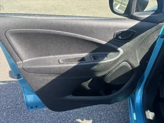 RENAULT ZOE - voiture d'occasion - Photo 17