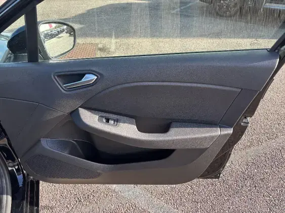 RENAULT CLIO V - voiture d'occasion - Photo 18