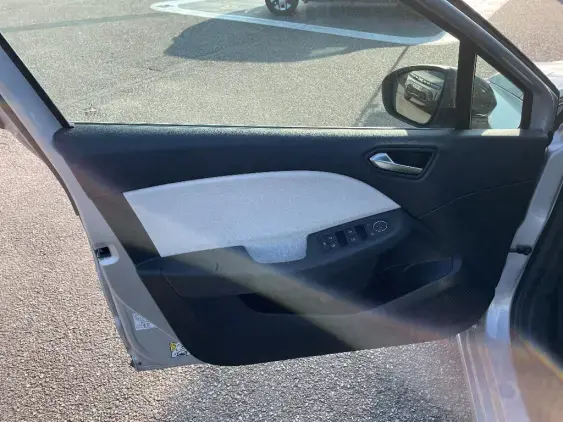 RENAULT CLIO V - voiture d'occasion - Photo 19