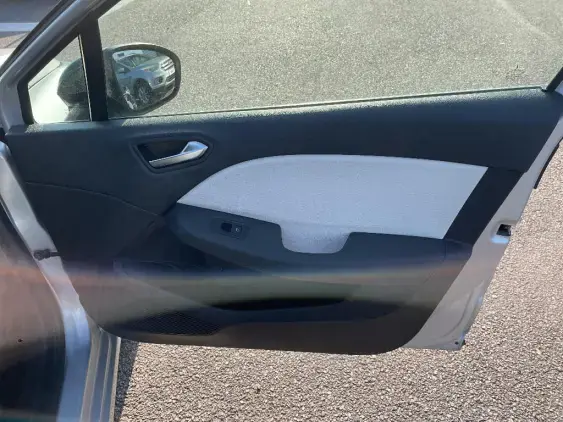 RENAULT CLIO V - voiture d'occasion - Photo 20