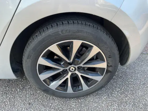 RENAULT CLIO V - voiture d'occasion - Photo 24