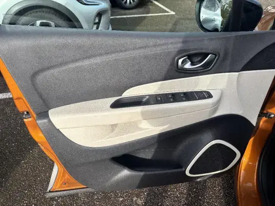 RENAULT CAPTUR - voiture d'occasion - Photo 18