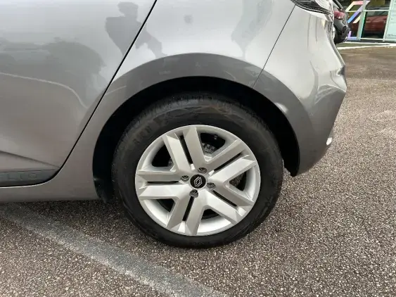 RENAULT CLIO V - voiture d'occasion - Photo 19