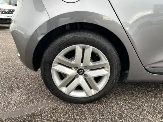 RENAULT CLIO V - voiture d'occasion - Photo 20