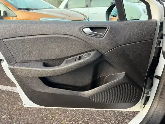 RENAULT CLIO V - voiture d'occasion - Photo 19