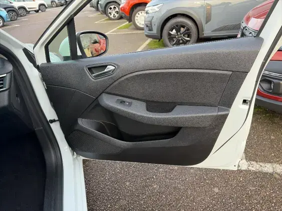 RENAULT CLIO V - voiture d'occasion - Photo 20