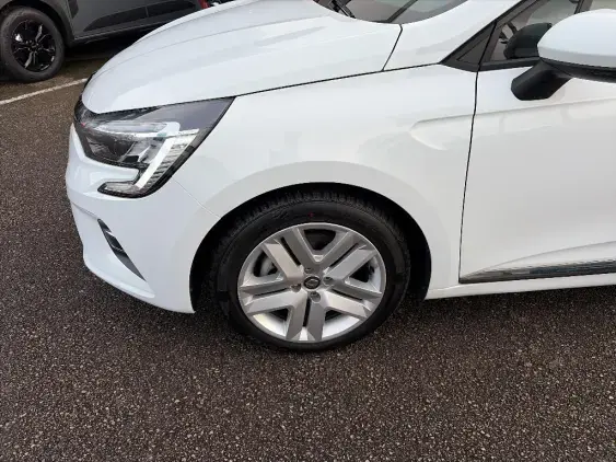 RENAULT CLIO V - voiture d'occasion - Photo 23