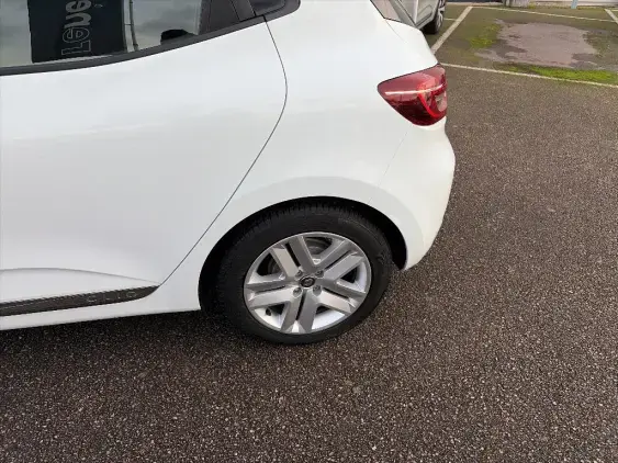 RENAULT CLIO V - voiture d'occasion - Photo 24