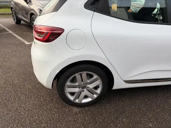 RENAULT CLIO V - voiture d'occasion - Photo 25