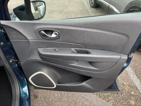 RENAULT CAPTUR - voiture d'occasion - Photo 20