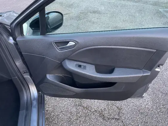 RENAULT CLIO V - voiture d'occasion - Photo 20