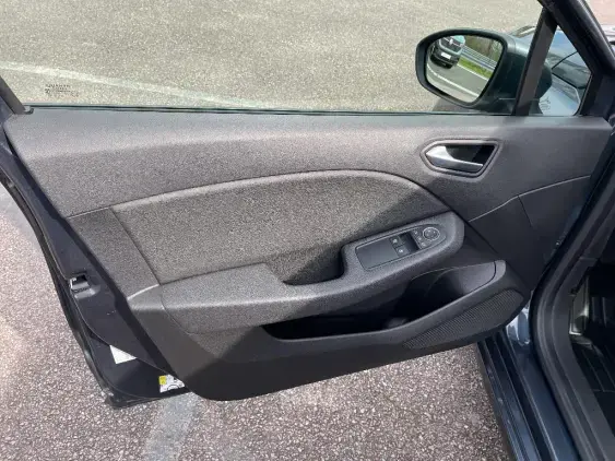 RENAULT CLIO V - voiture d'occasion - Photo 19