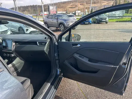 RENAULT CLIO V - voiture d'occasion - Photo 17