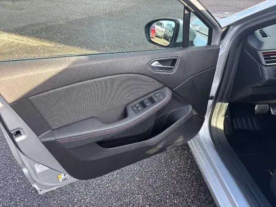 RENAULT CLIO V - voiture d'occasion - Photo 17