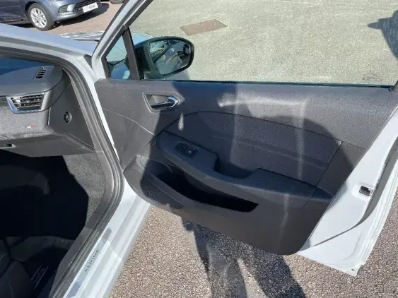 RENAULT CLIO V - voiture d'occasion - Photo 20