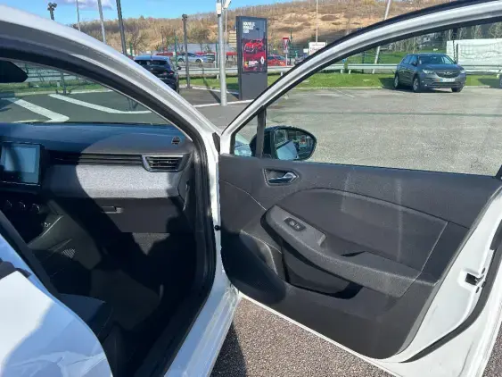 RENAULT CLIO V - voiture d'occasion - Photo 17