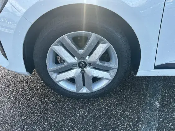 RENAULT CLIO V - voiture d'occasion - Photo 19