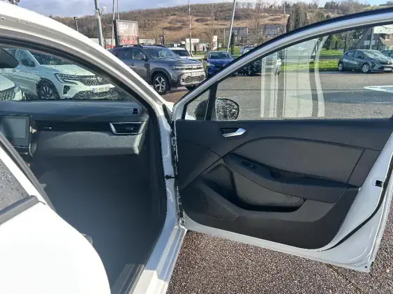 RENAULT CLIO V - voiture d'occasion - Photo 17