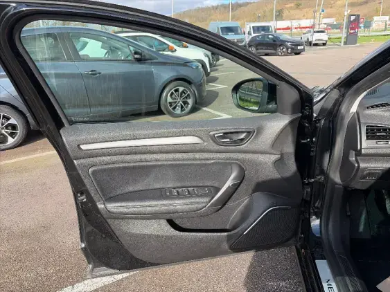 RENAULT MEGANE IV - voiture d'occasion - Photo 18