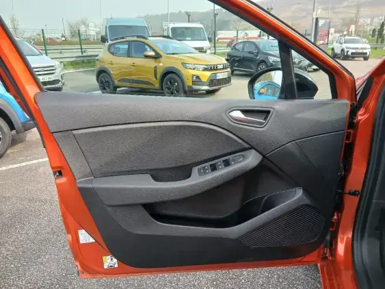 RENAULT CLIO V - voiture d'occasion - Photo 16