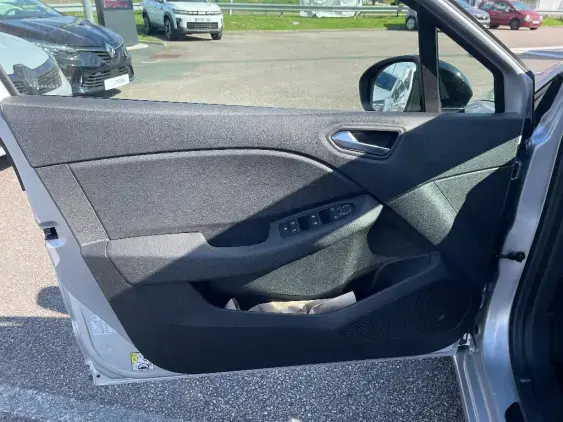 RENAULT CLIO V - voiture d'occasion - Photo 20