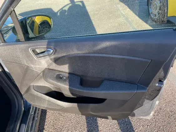 RENAULT CLIO V - voiture d'occasion - Photo 20