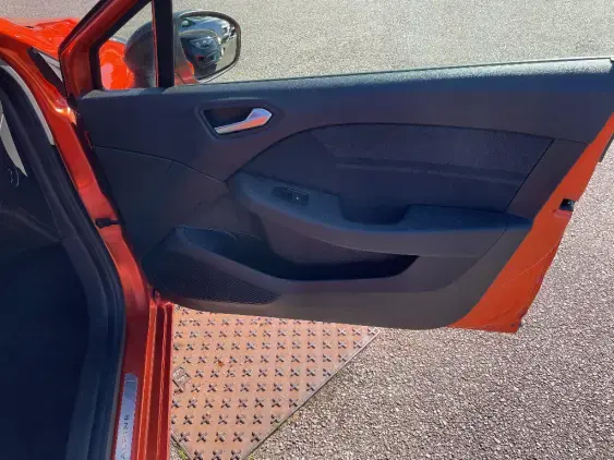 RENAULT CLIO V - voiture d'occasion - Photo 19