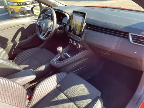 RENAULT CLIO V - voiture d'occasion - Photo 24