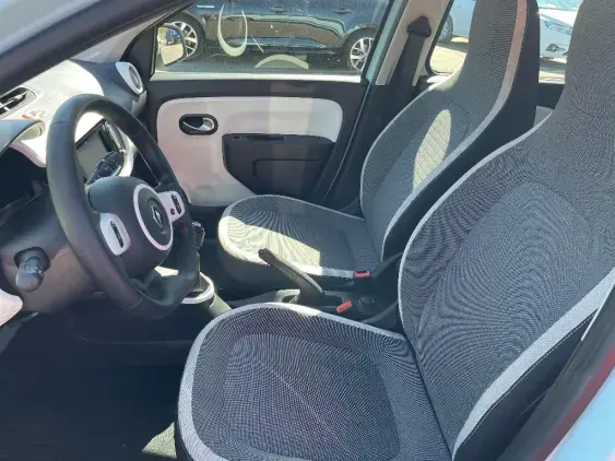 RENAULT TWINGO III - voiture d'occasion - Photo 17