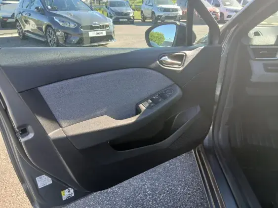 RENAULT CLIO V - voiture d'occasion - Photo 17